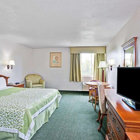 Days Inn & Suites By Wyndham Fullerton Luaran gambar